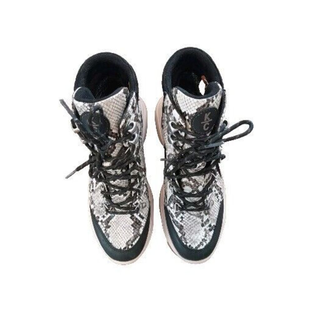 Kenneth Cole Goretex Womens Snake Skin Hiking Boots Maddox Platform. Size 7